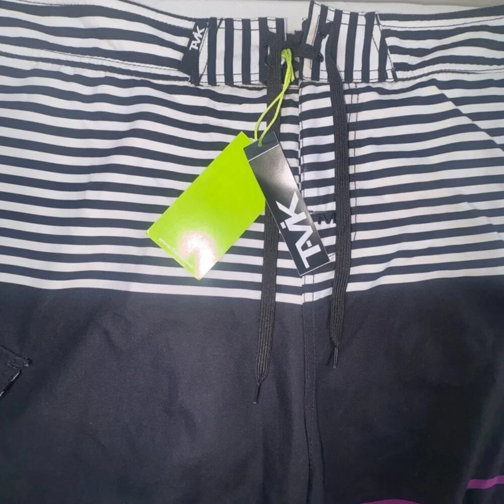 NEW NWT Tavik Swimsuit Board Shorts for Men size 38 Surf Beach Vacation Outdoor